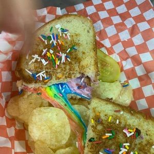 Meet your Posher, Hoda